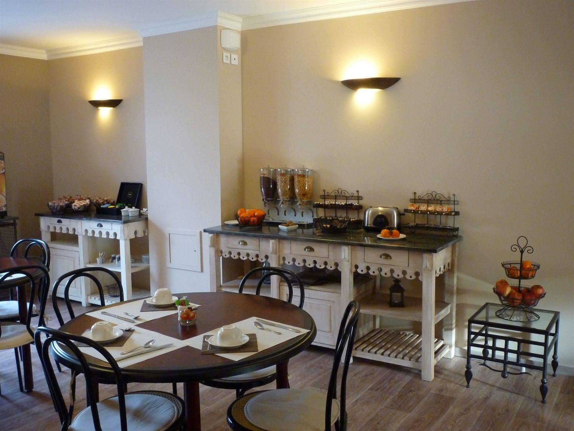 Hotel Ulysse Montpellier Centre Bagian luar foto